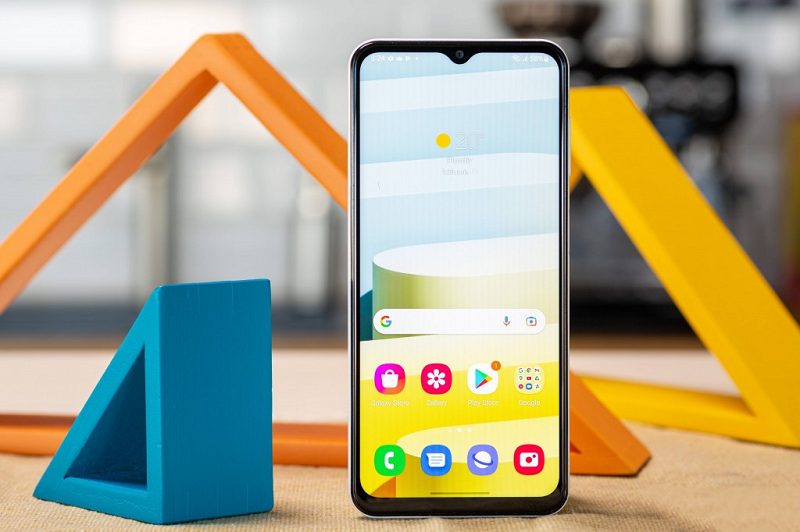 Trang bị kính cường lực Gorilla Glass 5 giúp hạn chế các vết trầy xước, tăng độ bền cho thiết bị